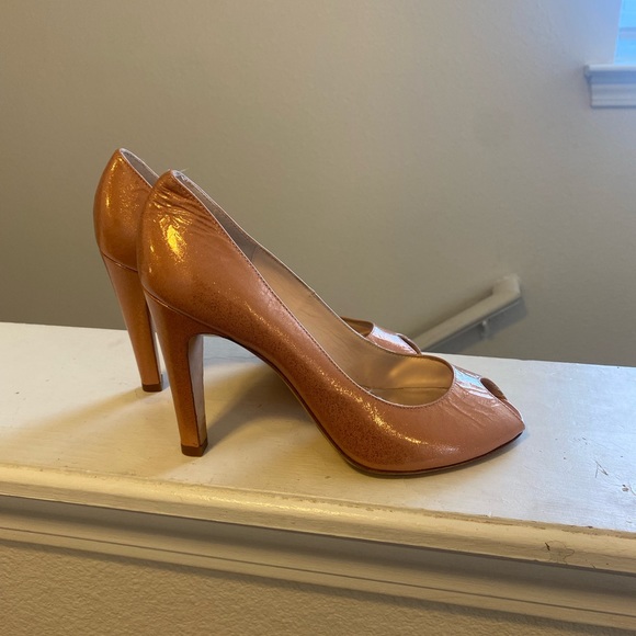 2 FOR $25 Marc By Marc Jacob’s Peach Glitter Pumps Peep Toe Leather 36.5 6.5 - Picture 1 of 6